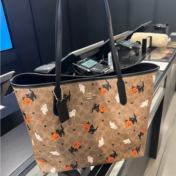 Coach Handbags - NWT Coach City Tote In Signature Canvas With Halloween CW450